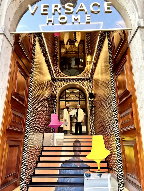 Italian furniture boutiques in the centre of Milan
