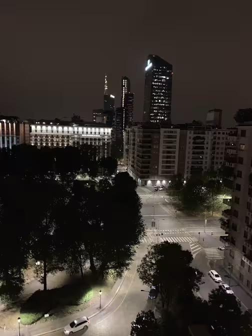 Porta Nuova — Piazza della Repubblica ночью, Милан