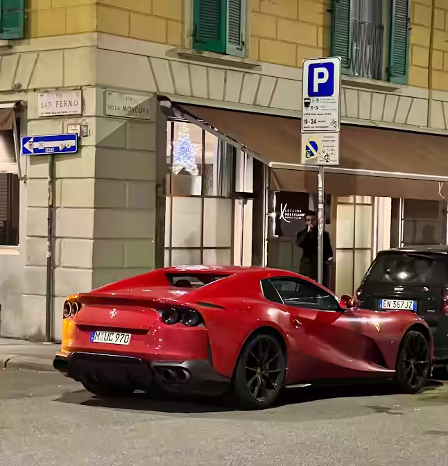The Client at Della Spiga — концептуальный шоурум, Милан
