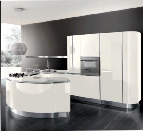 Кухня Volare ARAN Cucine — крупный план: смеситель, поверхность и фасады