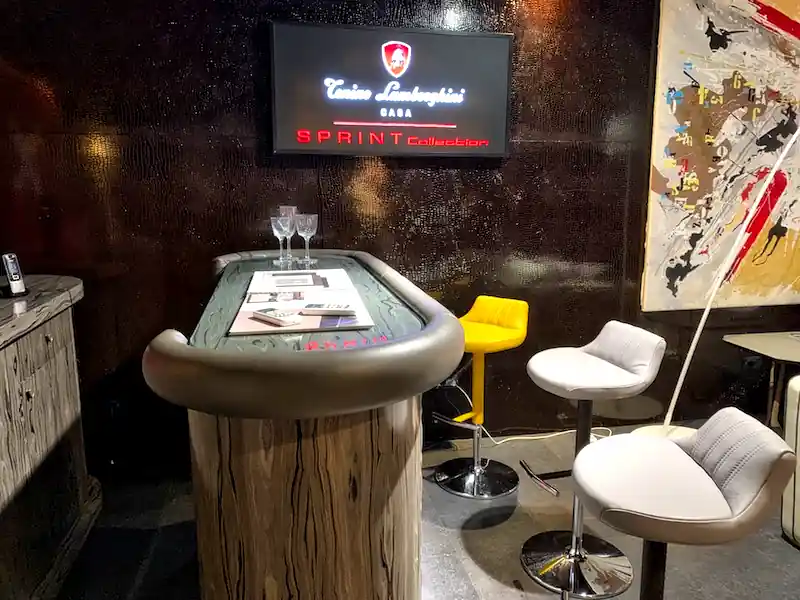 Барная и игровая зона Formitalia в стилистике Tonino Lamborghini с жёлтым акцентом