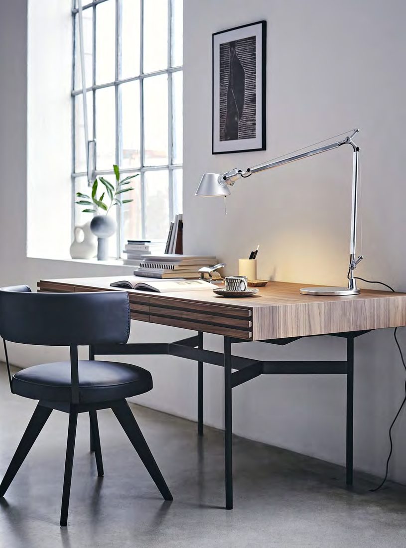 Tolomeo — настольная лампа Artemide, дизайн Michele De Lucchi и Giancarlo Fassina