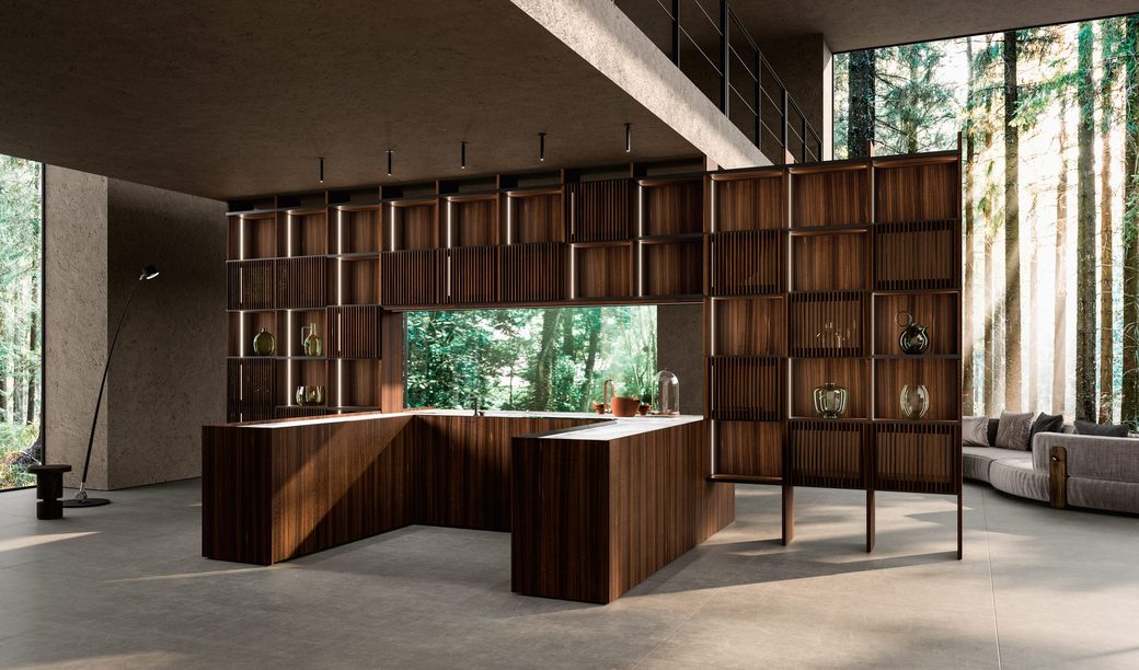 Кухня Aran Cucine Natura с деревянными фасадами и стеклянными витринами
