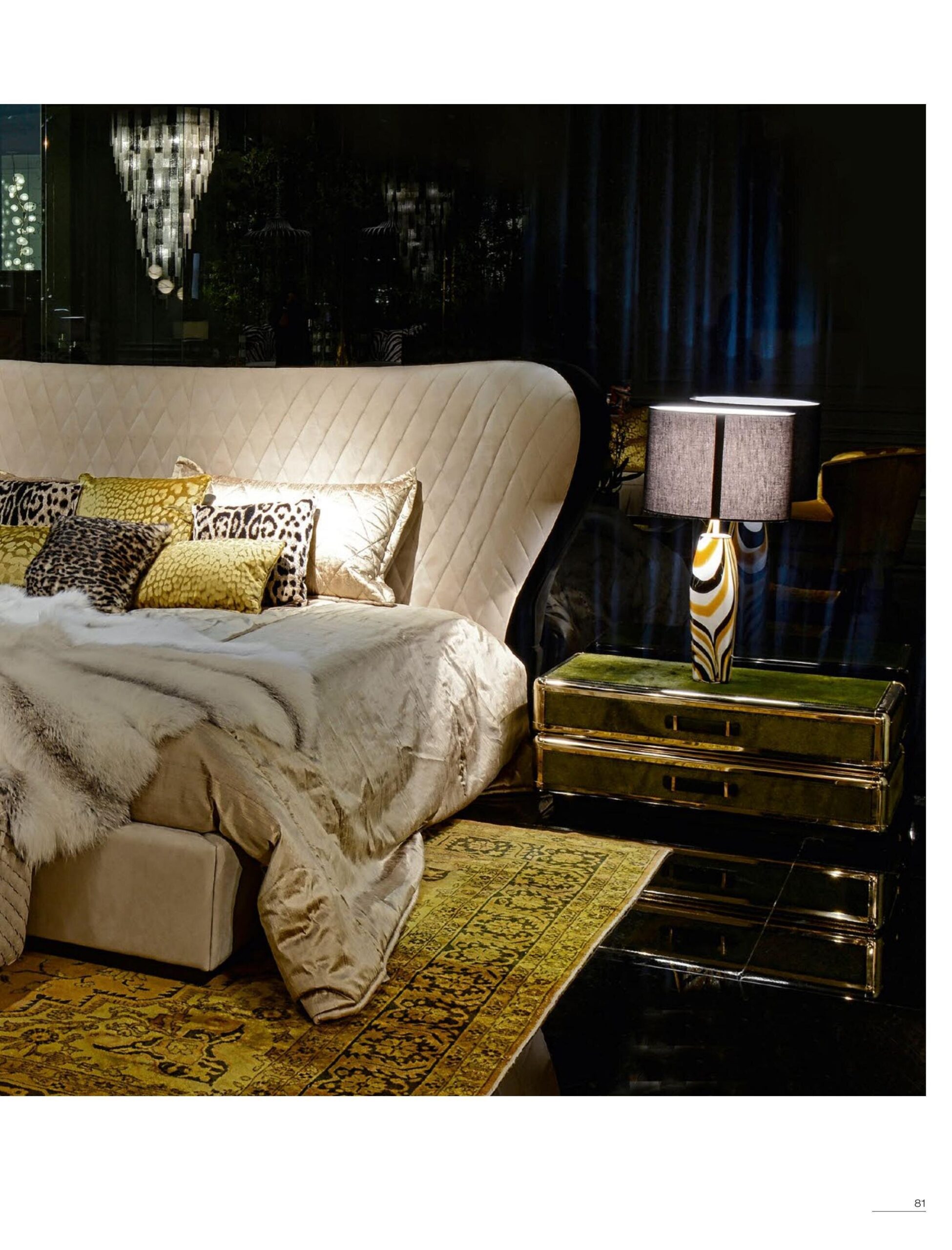 Кровать Grace из каталога Roberto Cavalli Home Interiors 2017